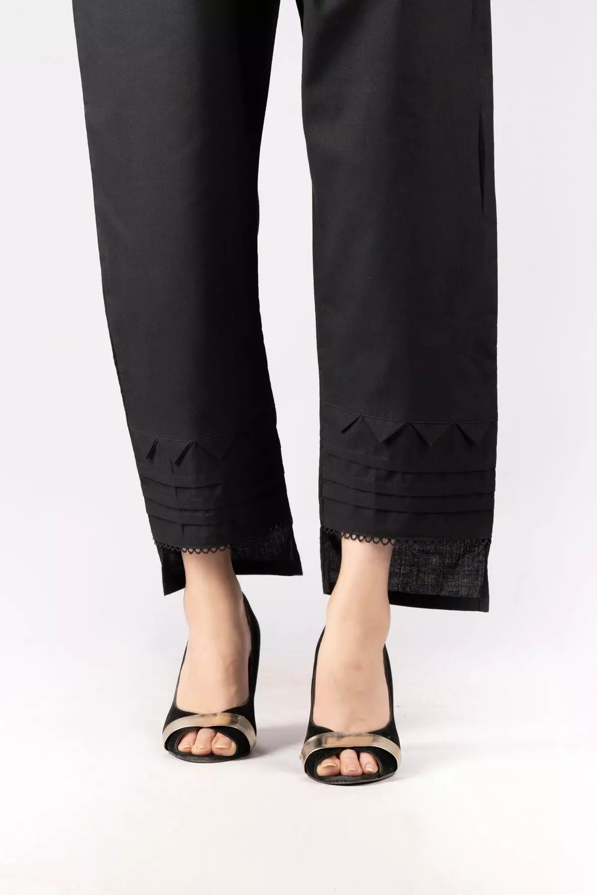 Online Ladies Trousers Shopping In Pakistan | Trousers women, Work trousers  women, Beige pants